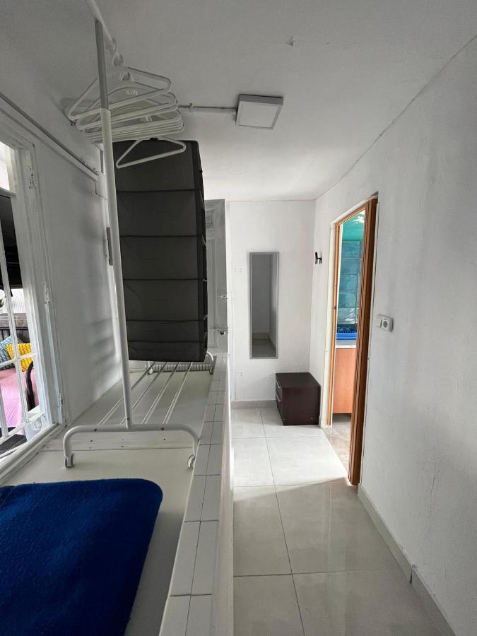 Habitacion Con Terraza En Аликанте Экстерьер фото